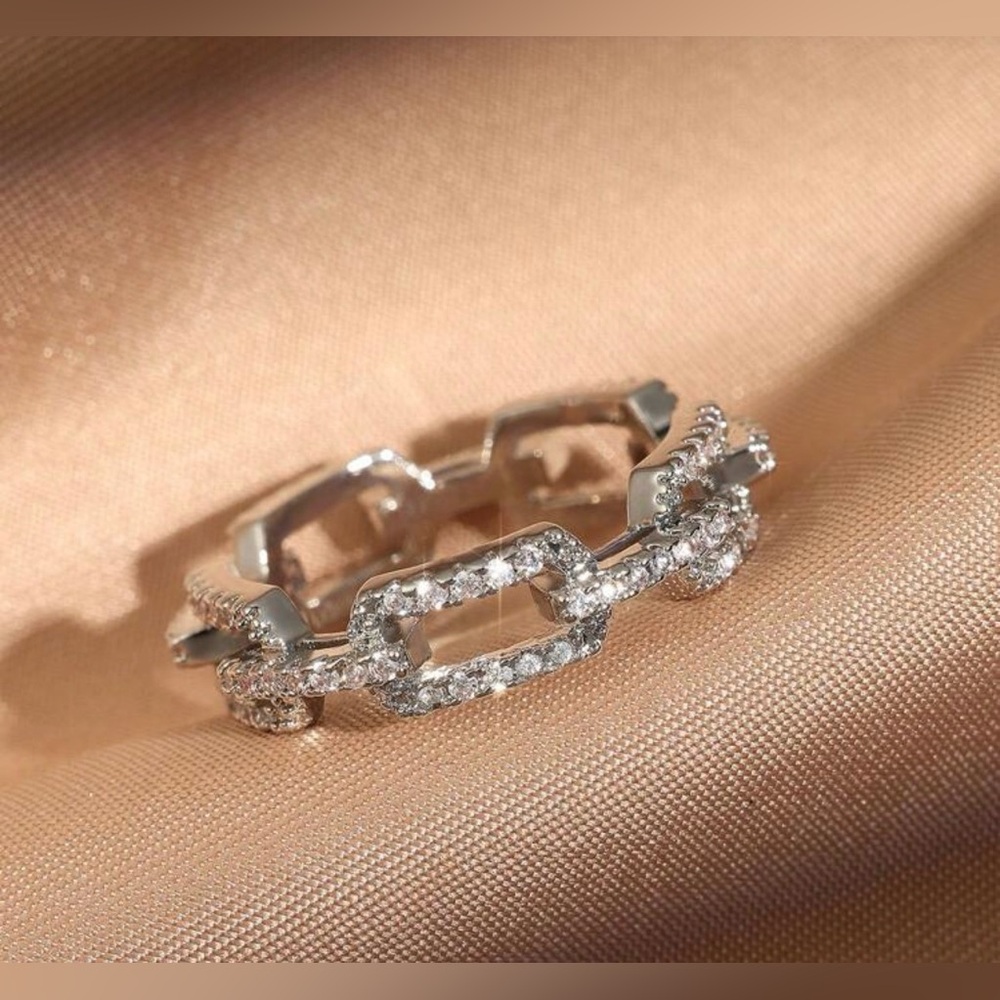 New Cubic zirconia Ring size 6